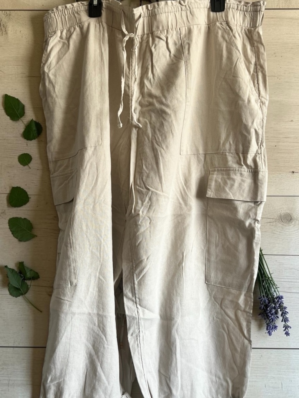 Time and Tru Women's Cargo Pants in Cream